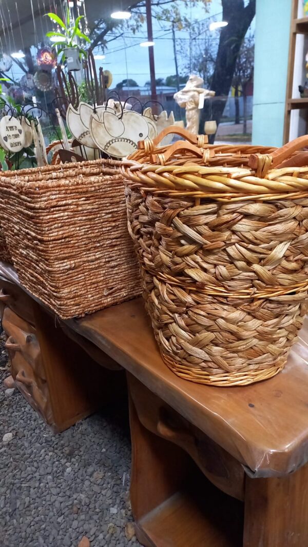 Canastos de mimbre nuevos grandes