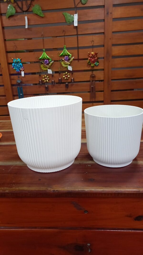 Macetas plasticas modelo Milan