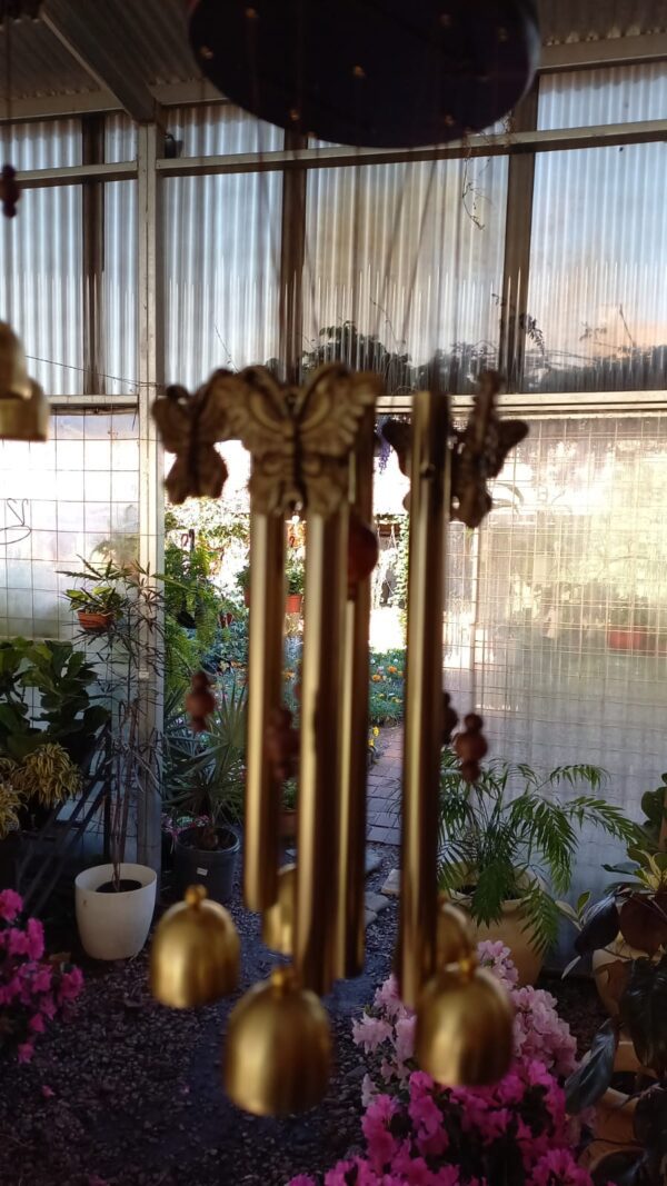 Colgantes campanitas y mariposas